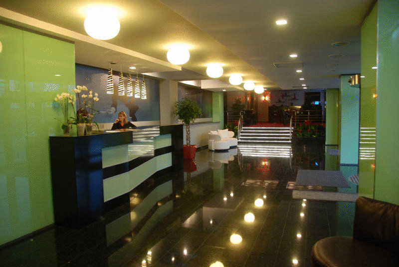 Отель Hotel EMD Бакэу-10
